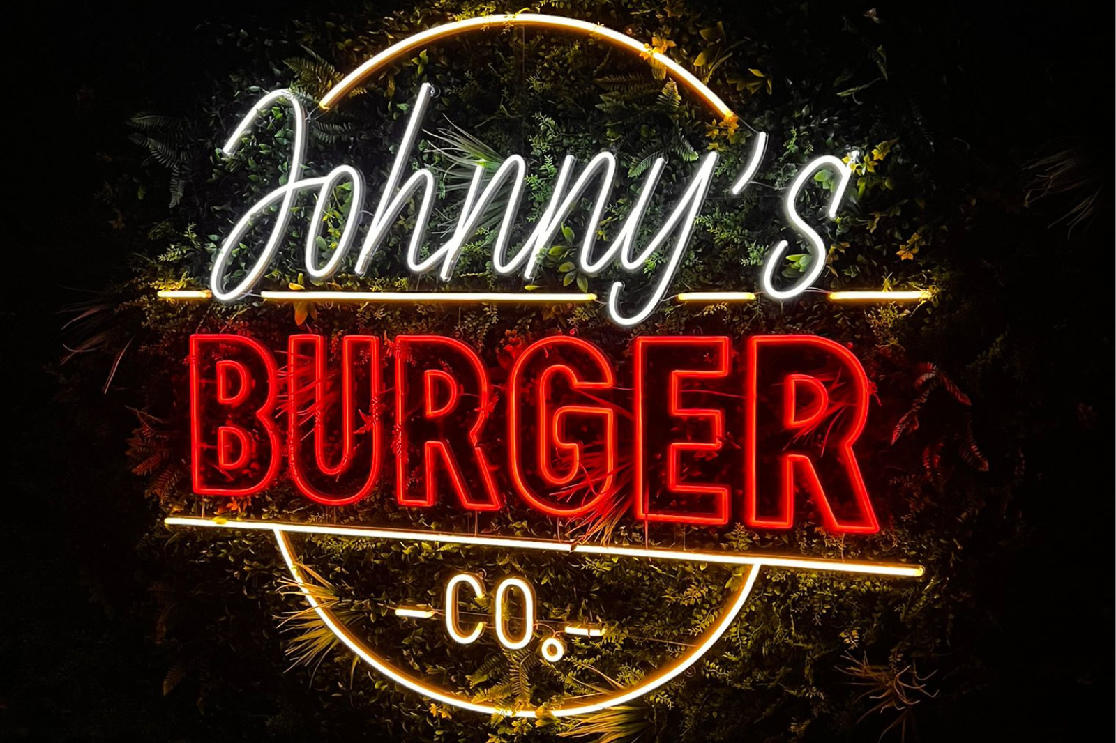 JOHNNY'S BURGER